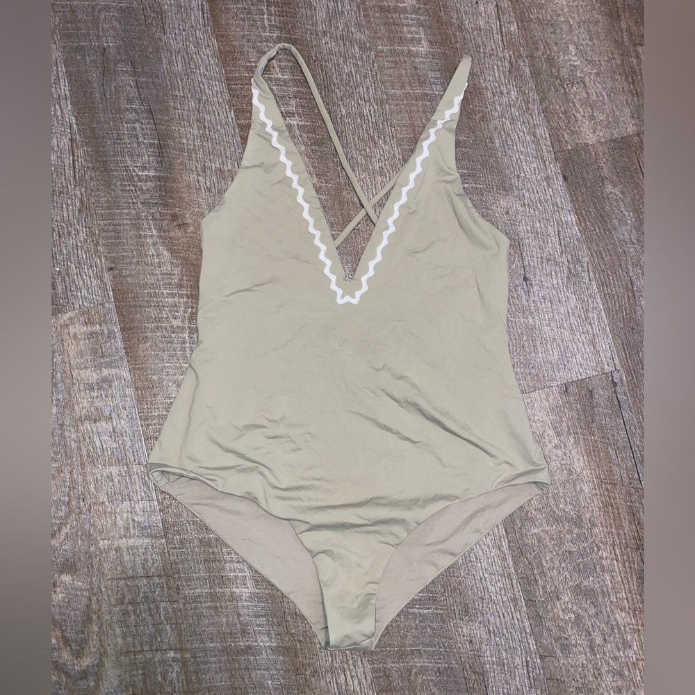 MARYSIA Swim Deep Vneck Onepiece Swimsuit NWOT (read description)